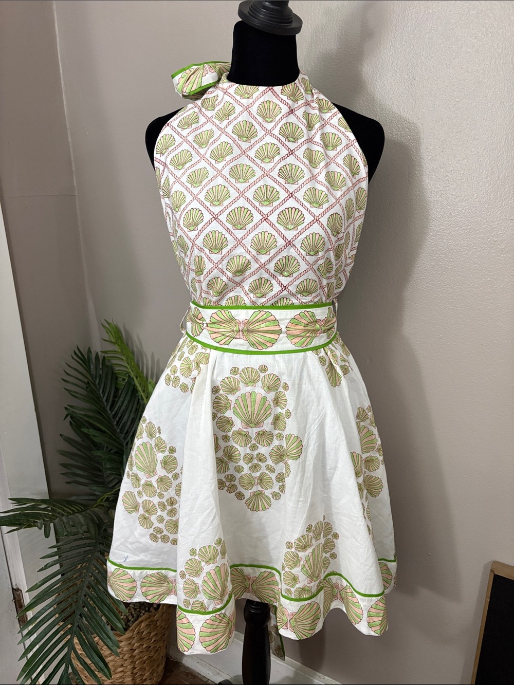 Backless White Halter Dress with Green and Pink Shell Motif Women’s Size Small